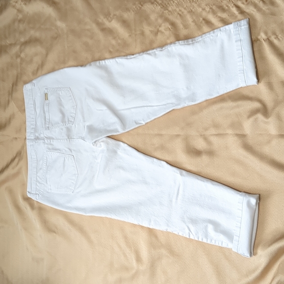 💙new item💙Jennifer Lopez white cropped jeans - Picture 8 of 14